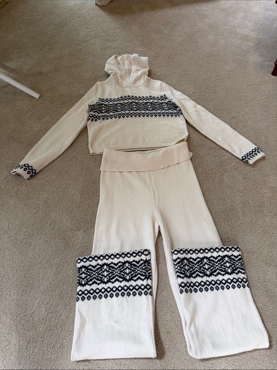 aerie Other - aerie Cream Knit Hoodie Set with Black Fair Isle Trim